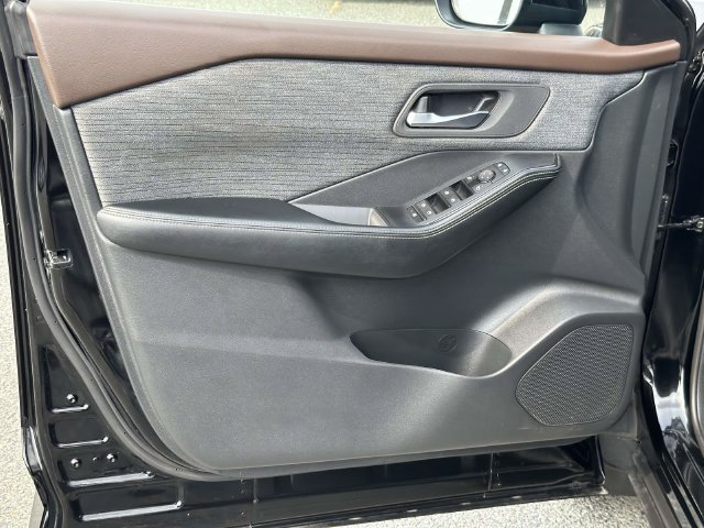 Used 2023 Nissan Rogue SV AWD/4WD image 15
