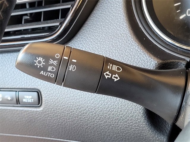 Used 2022 Nissan Rogue Sport SV image 32