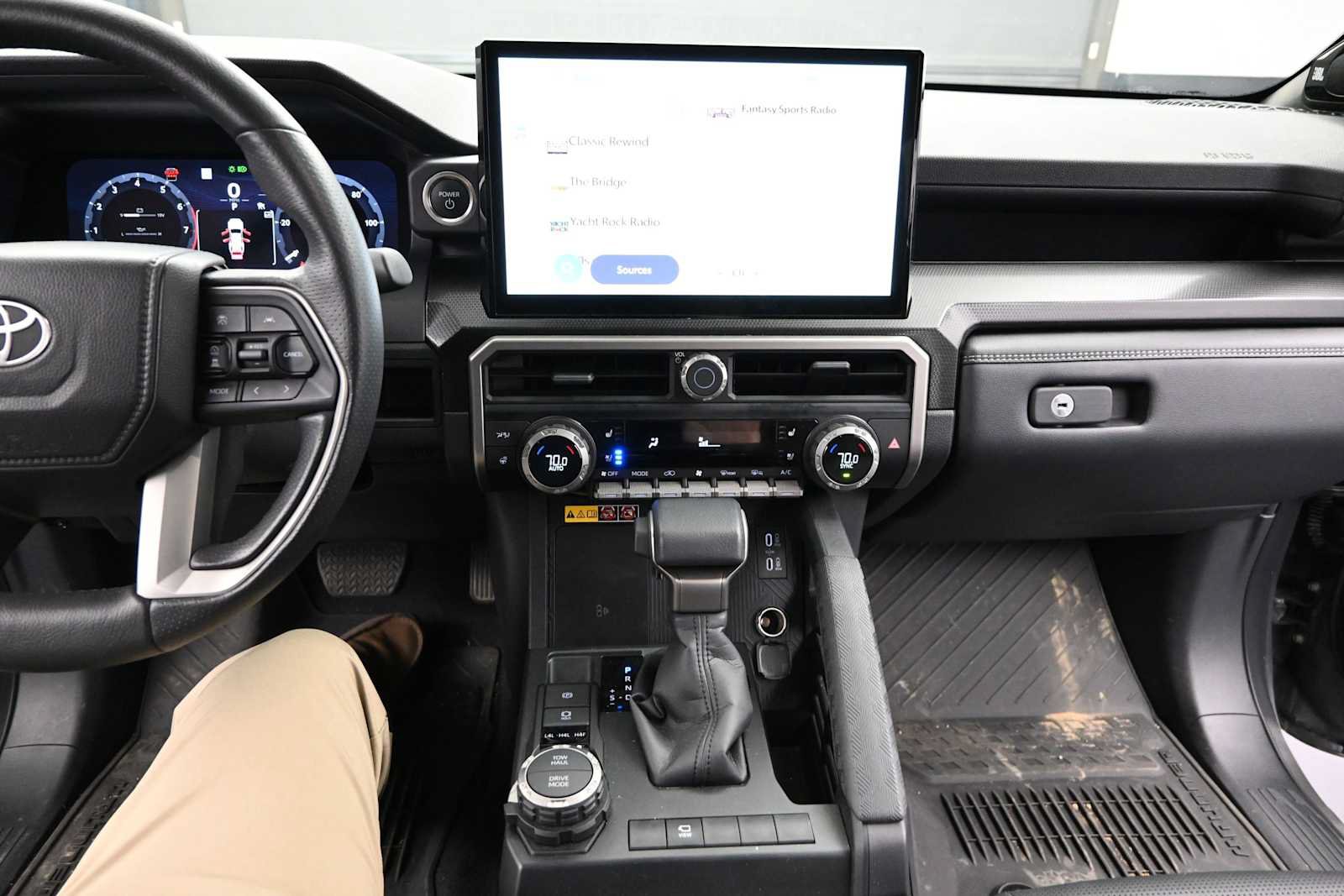 Used 2025 Toyota 4Runner Limited AWD/4WD image 15