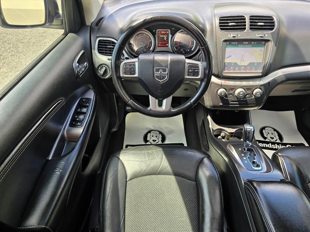 Used 2019 Dodge Journey Crossroad w/ Nav & Sun Group FWD image 3