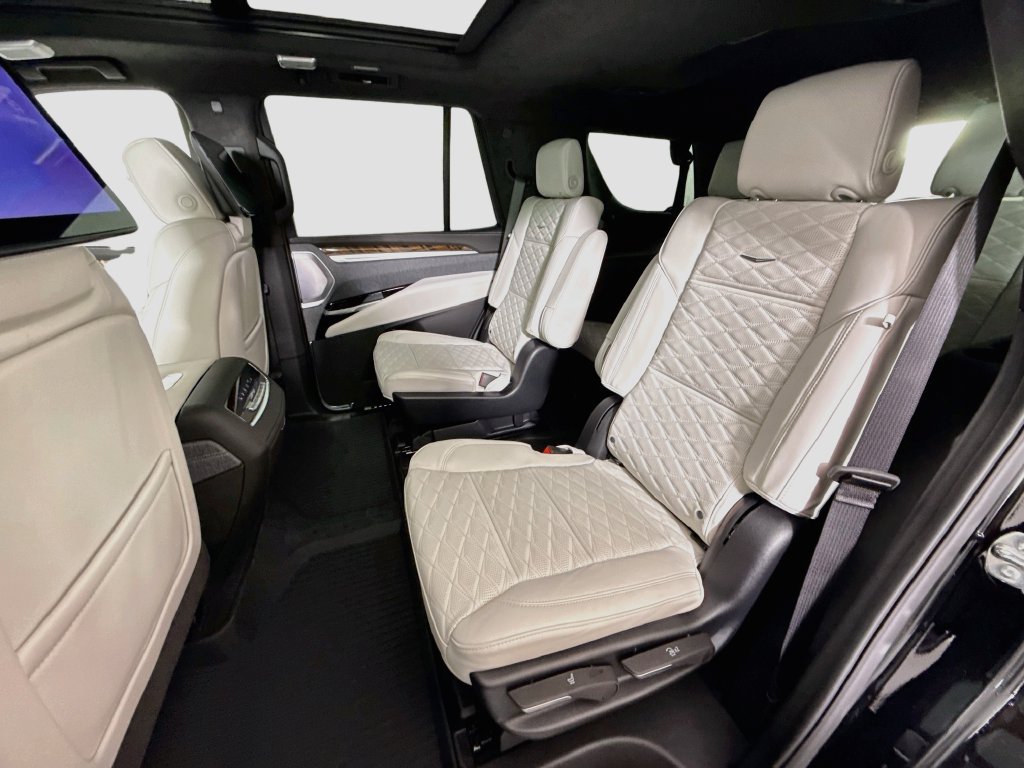 New 2026 Cadillac Escalade Platinum Luxury w/ LPO, Floor Liner Package AWD/4WD image 26