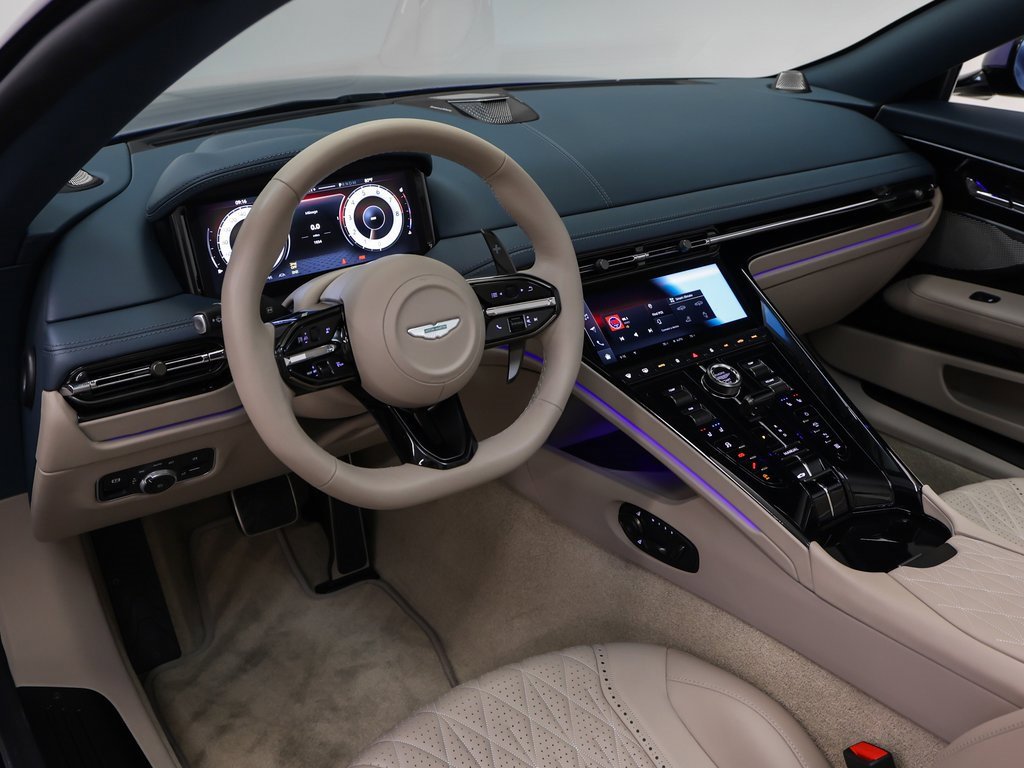 Used 2024 Aston Martin DB12 Convertible image 2