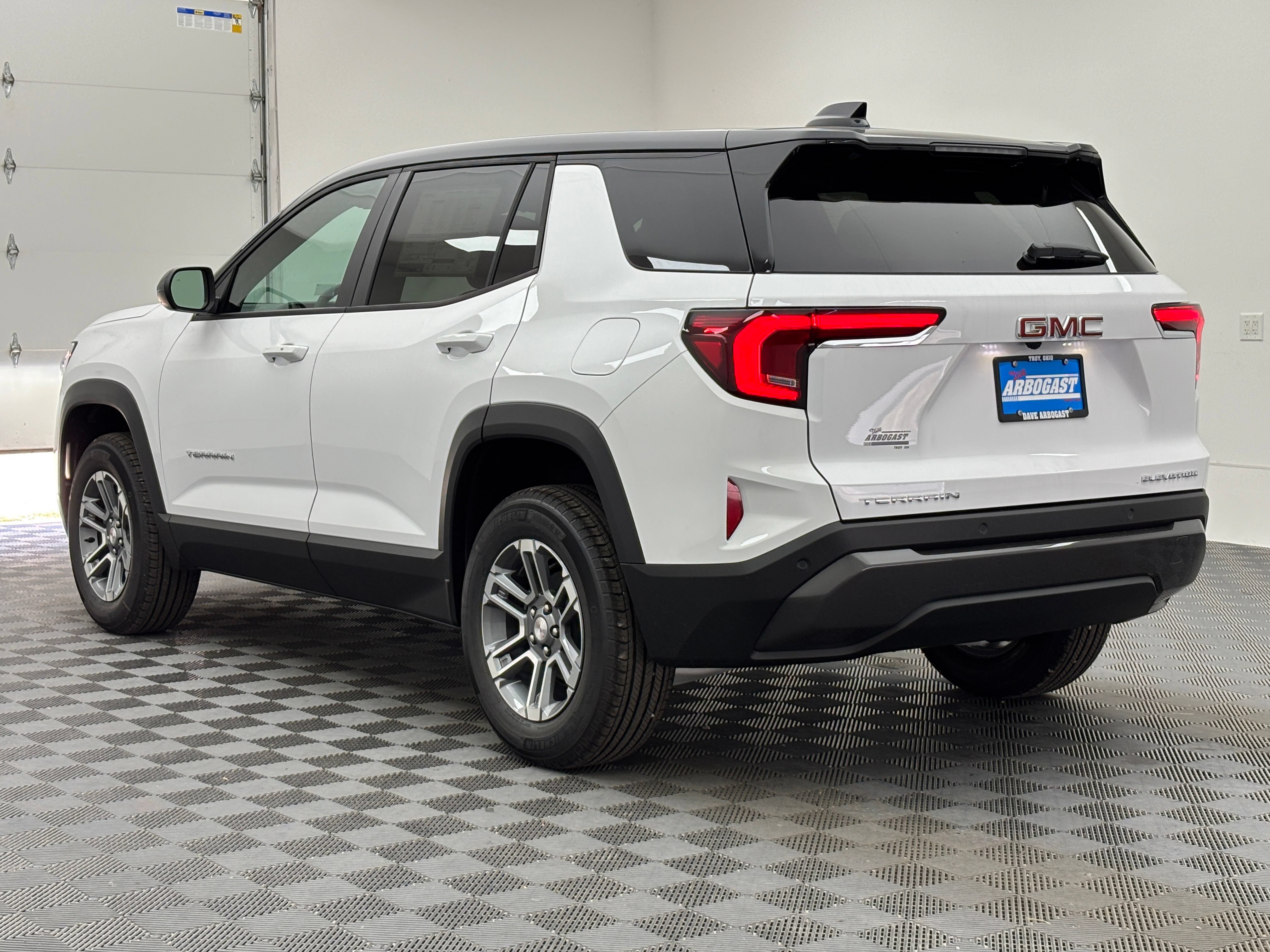 New 2027 GMC Terrain Elevation FWD image 10