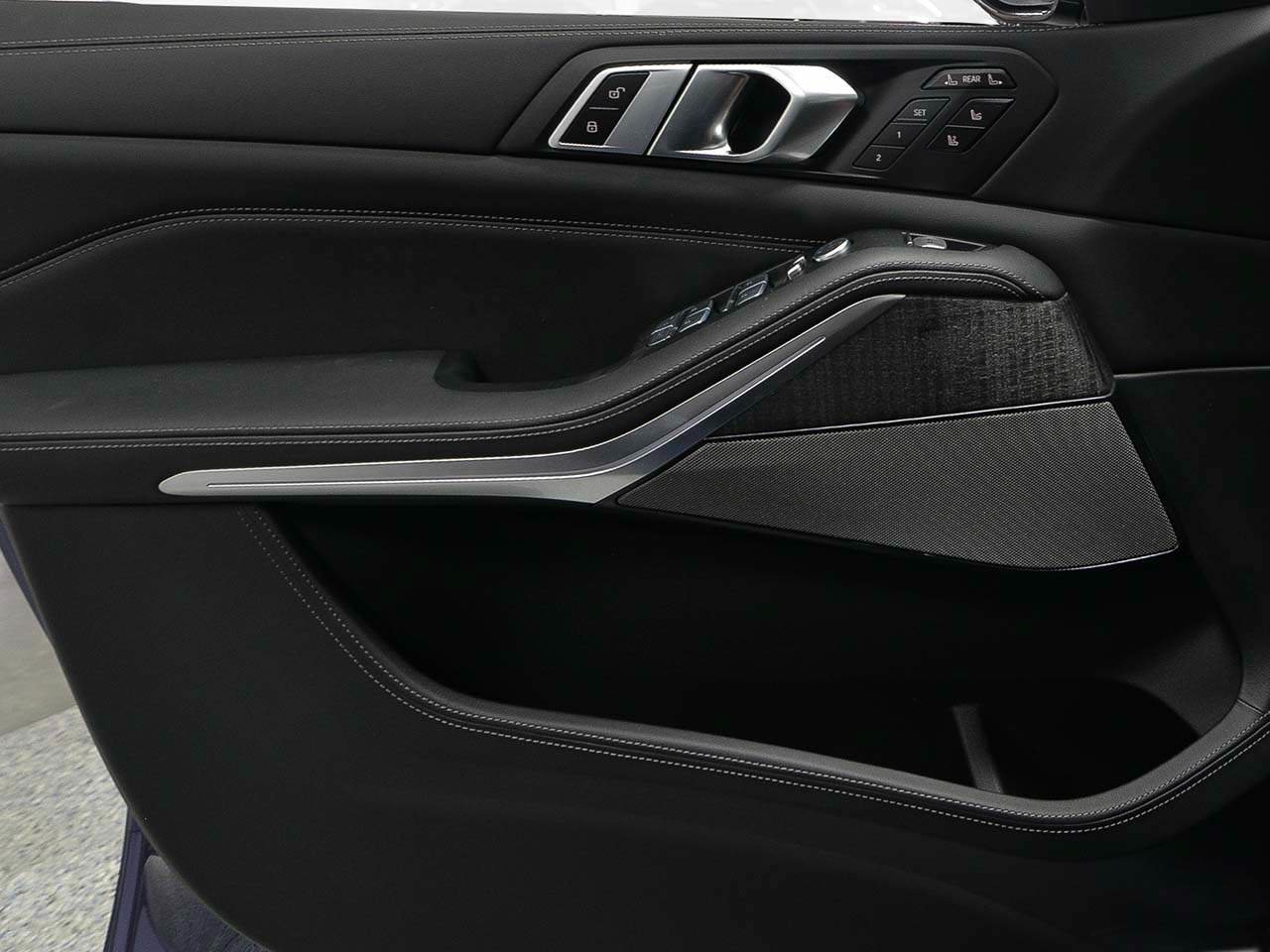 New 2026 BMW ALPINA XB7 AWD/4WD image 6