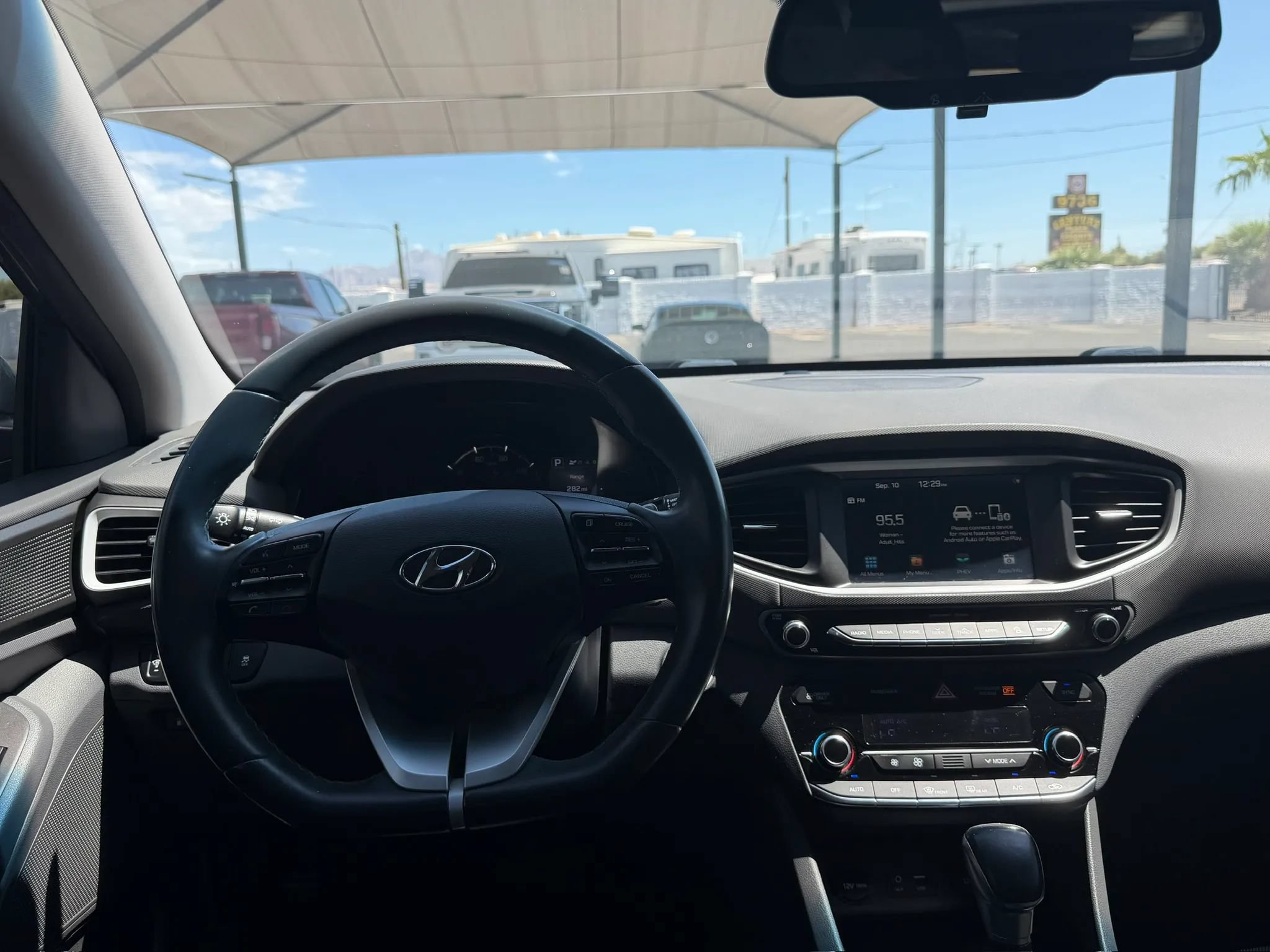 Used 2019 Hyundai Ioniq Plug-In Hybrid FWD image 21