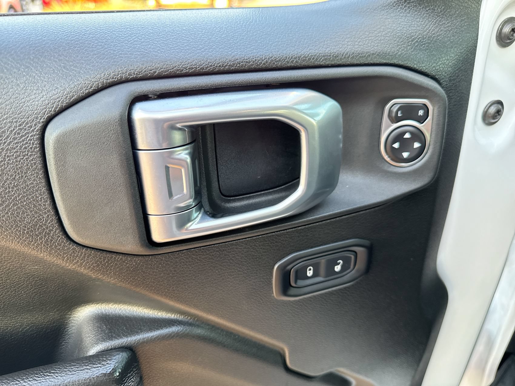 Used 2026 Jeep Wrangler Unlimited Rubicon AWD/4WD image 13