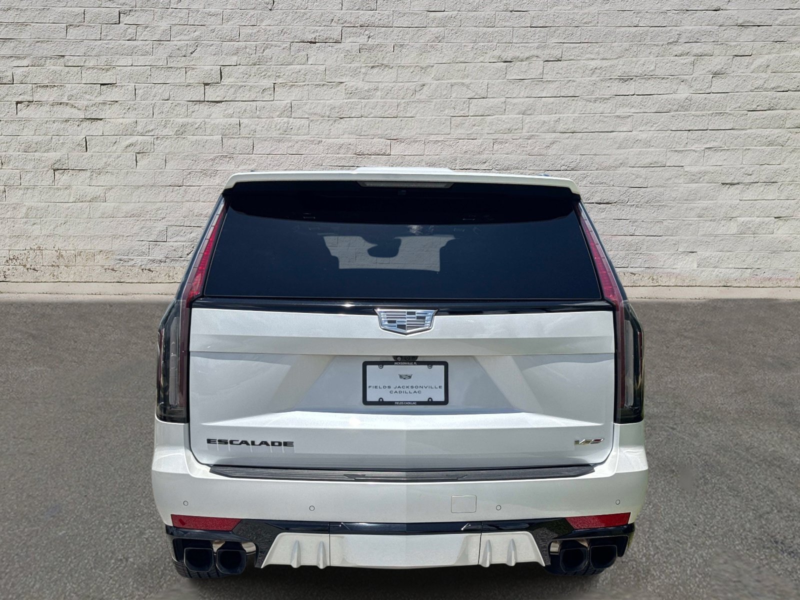 Certified 2024 Cadillac Escalade V w/ LPO, ONYX Package AWD/4WD image 4