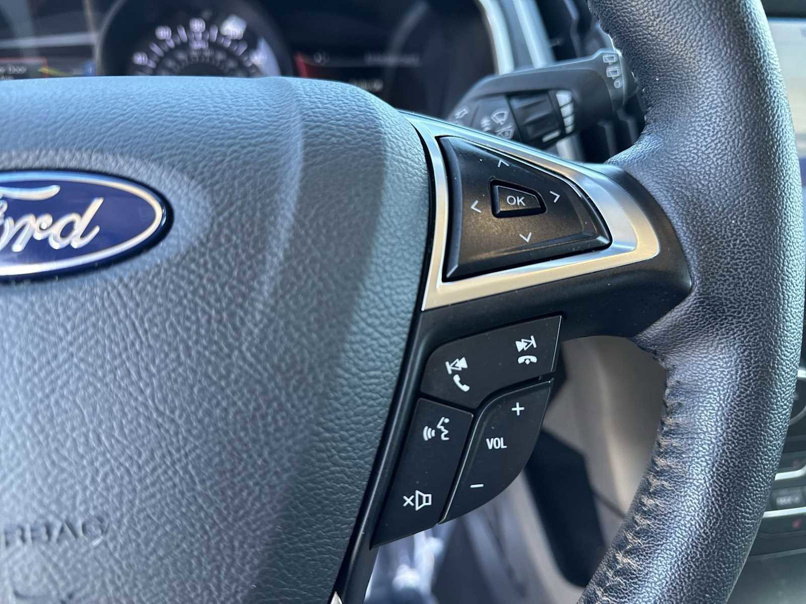 Used 2019 Ford Edge SEL w/ Equipment Group 201A FWD image 24