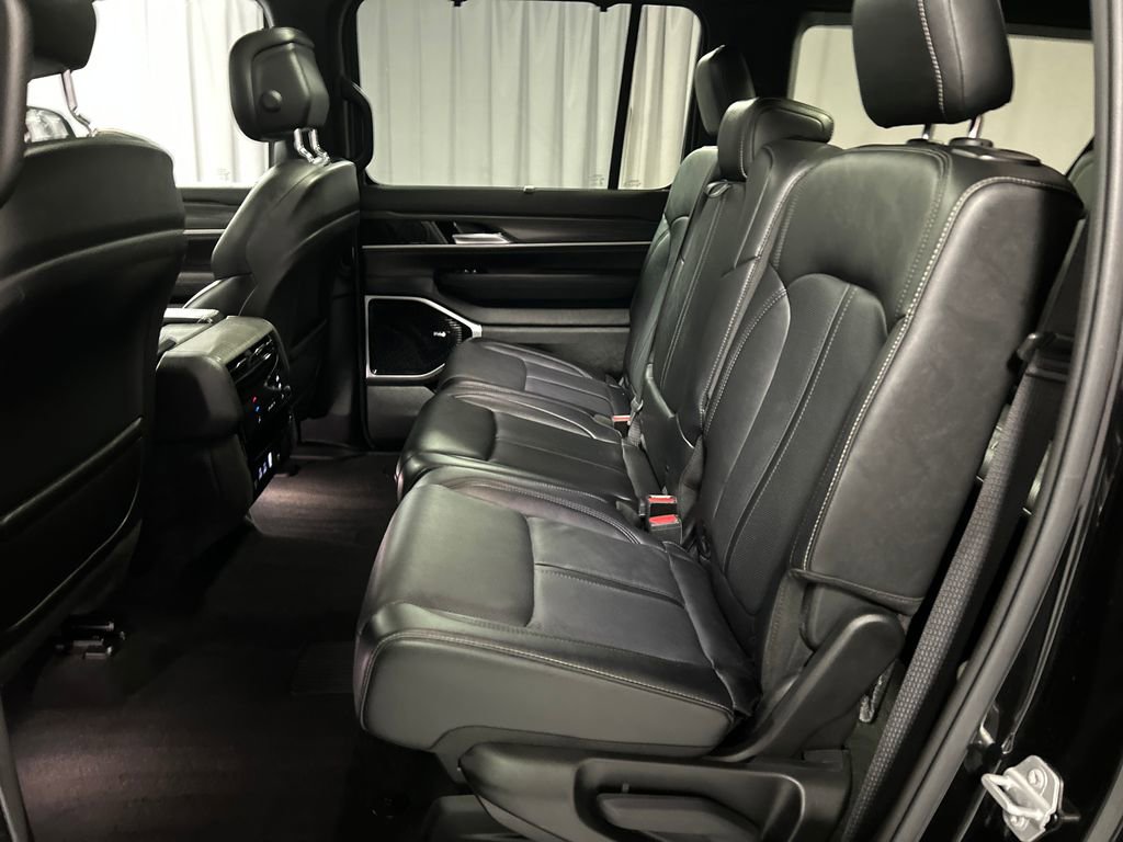 Used 2023 Jeep Wagoneer L Series III w/ Premium Group I image 23