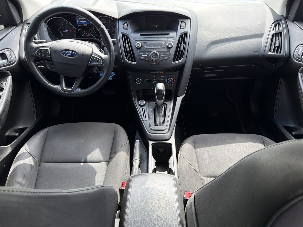 Used 2016 Ford Focus SE w/ SE Sport Package image 18