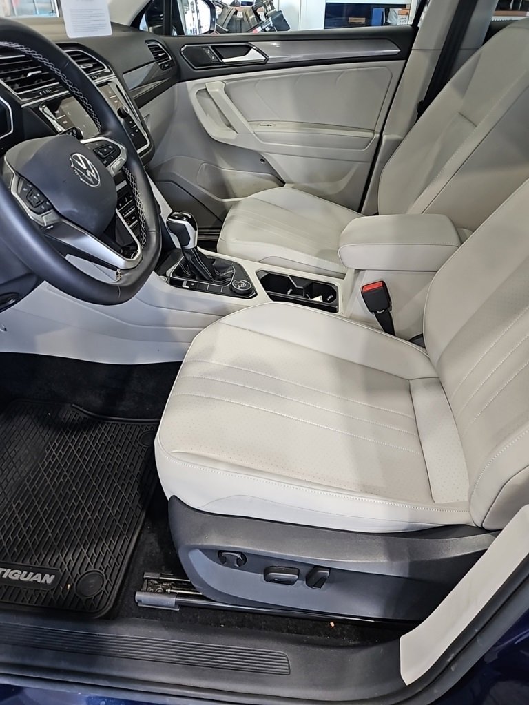 Certified 2024 Volkswagen Tiguan SE w/ Panoramic Sunroof Package image 28