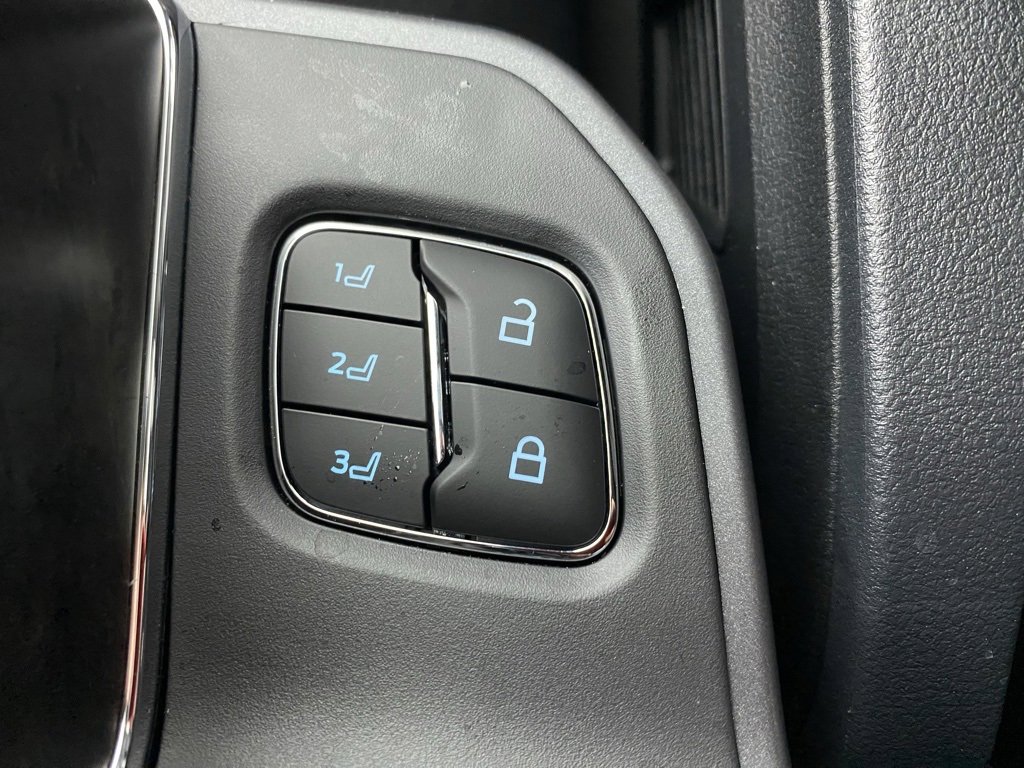 New 2025 Ford F250 Lariat w/ Lariat Ultimate Package image 6