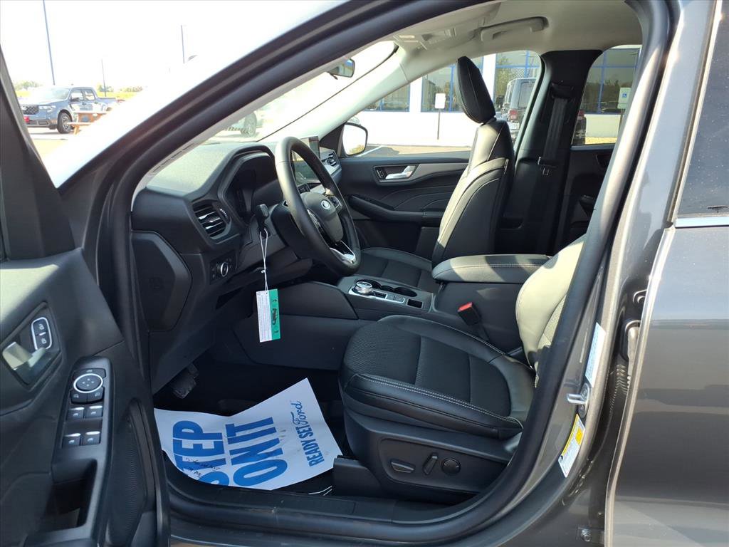 New 2026 Ford Escape SE image 7