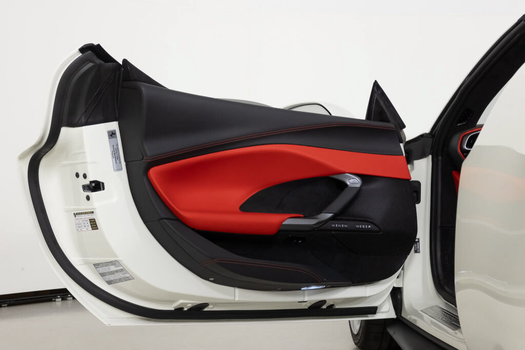 Used 2025 Ferrari 296 GTS RWD image 31