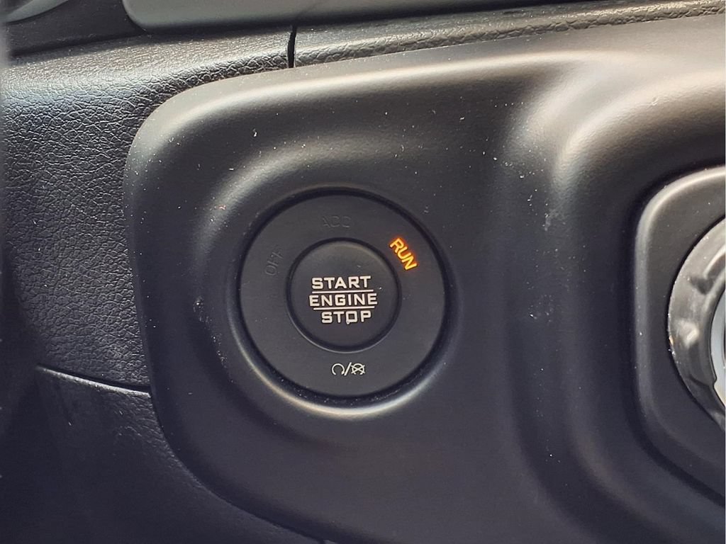Used 2020 Jeep Wrangler Unlimited Sahara AWD/4WD image 14