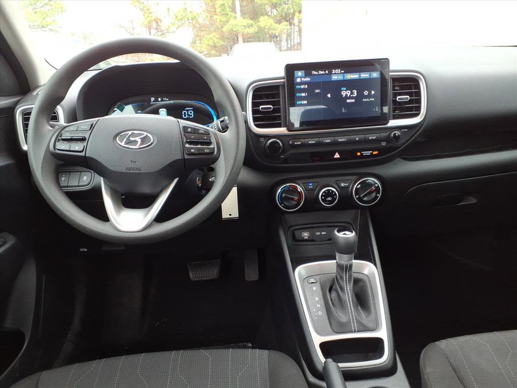 Used 2025 Hyundai Venue SE image 8