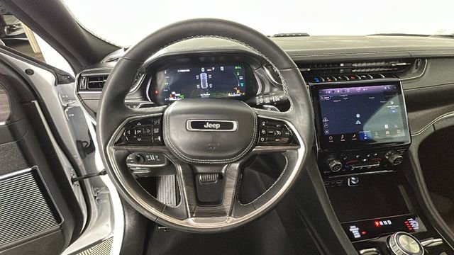Used 2023 Jeep Grand Cherokee Overland w/ Luxury Tech Group IV AWD/4WD image 13