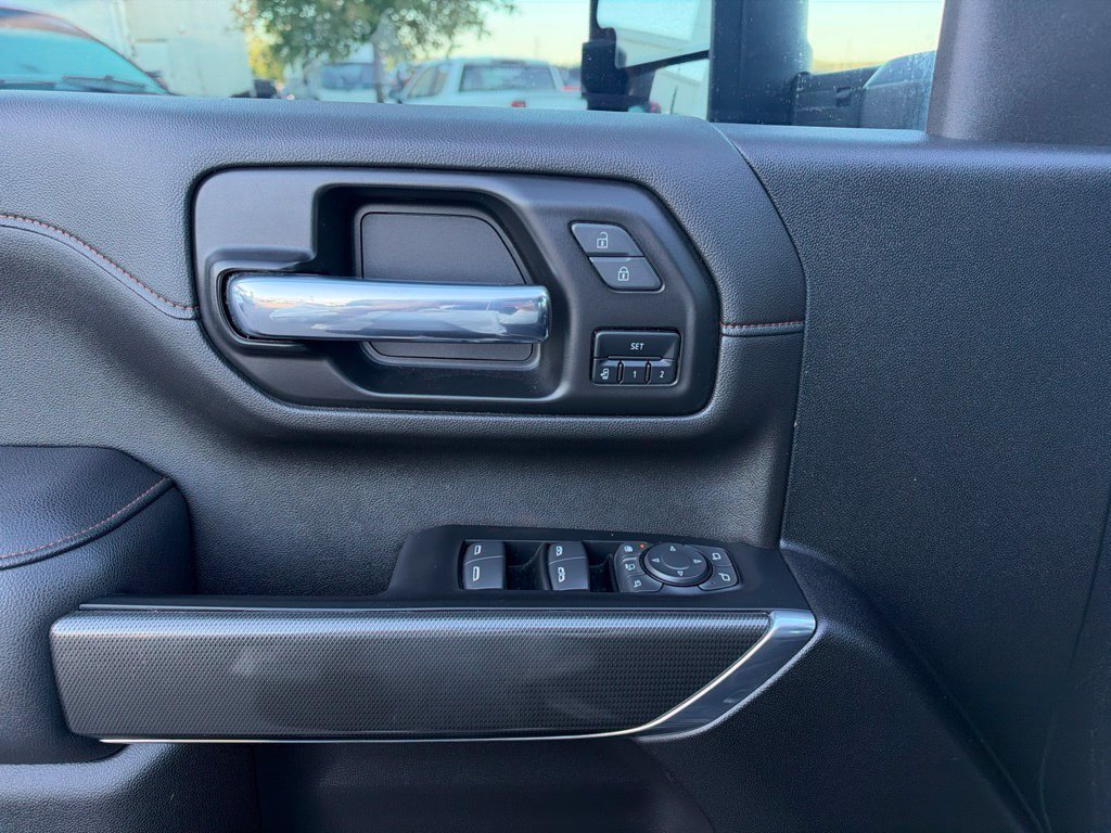 Used 2022 GMC Sierra 2500 AT4 AWD/4WD image 11