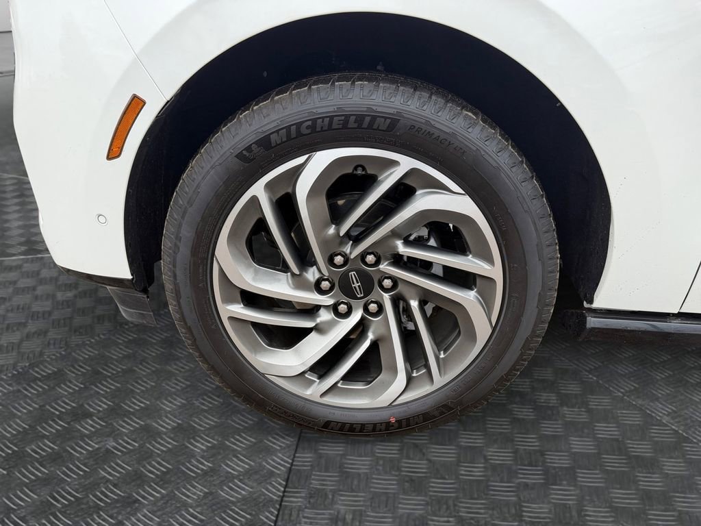 Used 2025 Lincoln Navigator L Reserve image 14