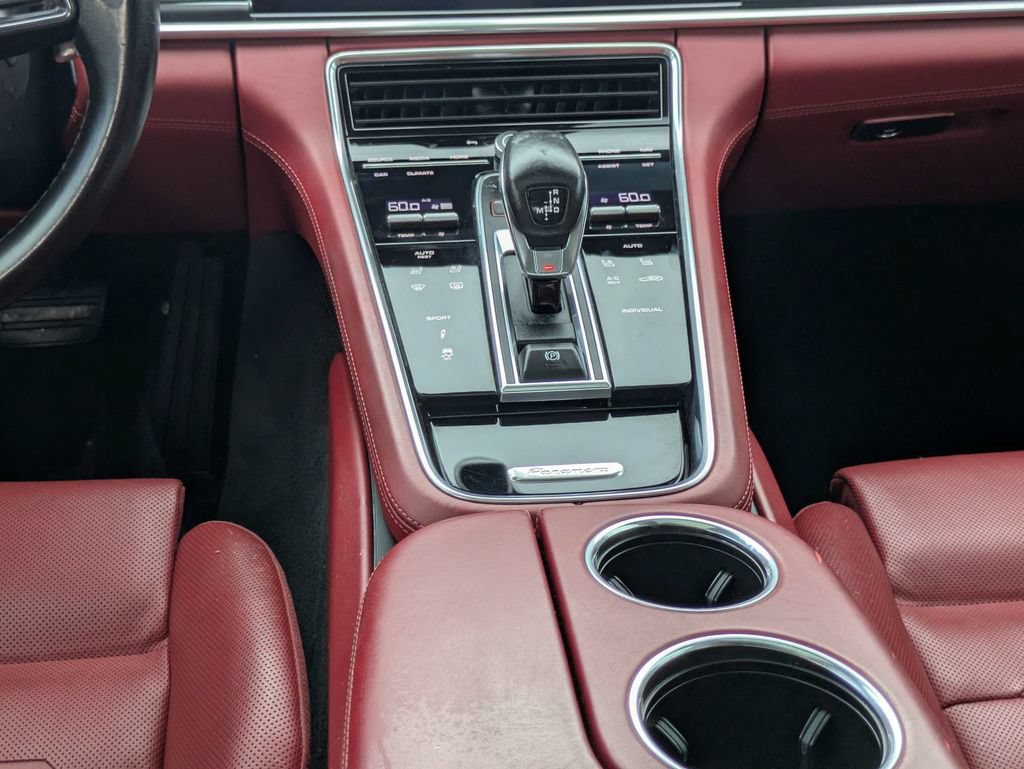 Used 2022 Porsche Panamera RWD image 21