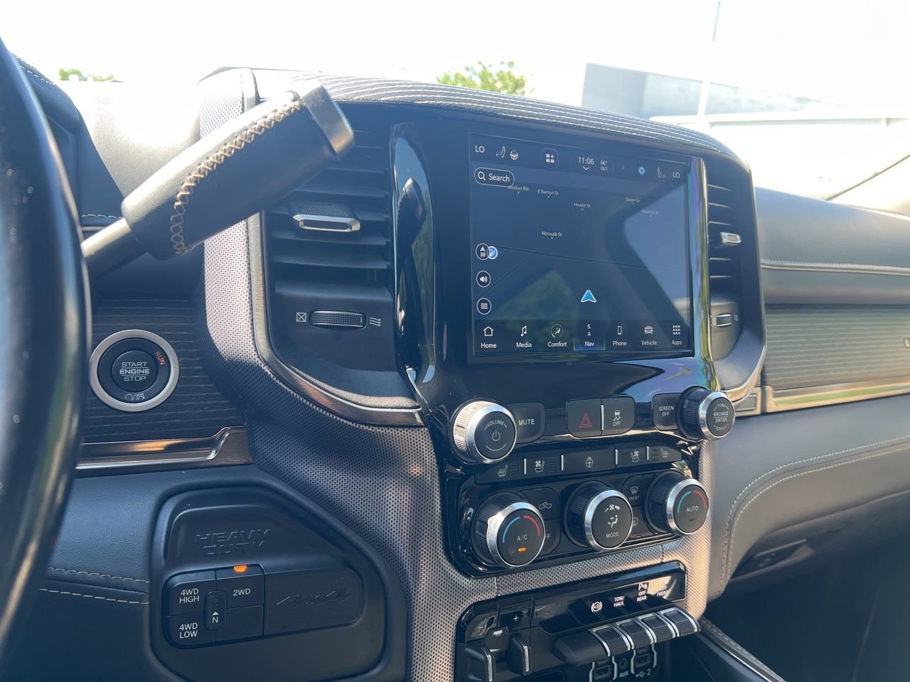 Used 2023 RAM 2500 Limited AWD/4WD image 30