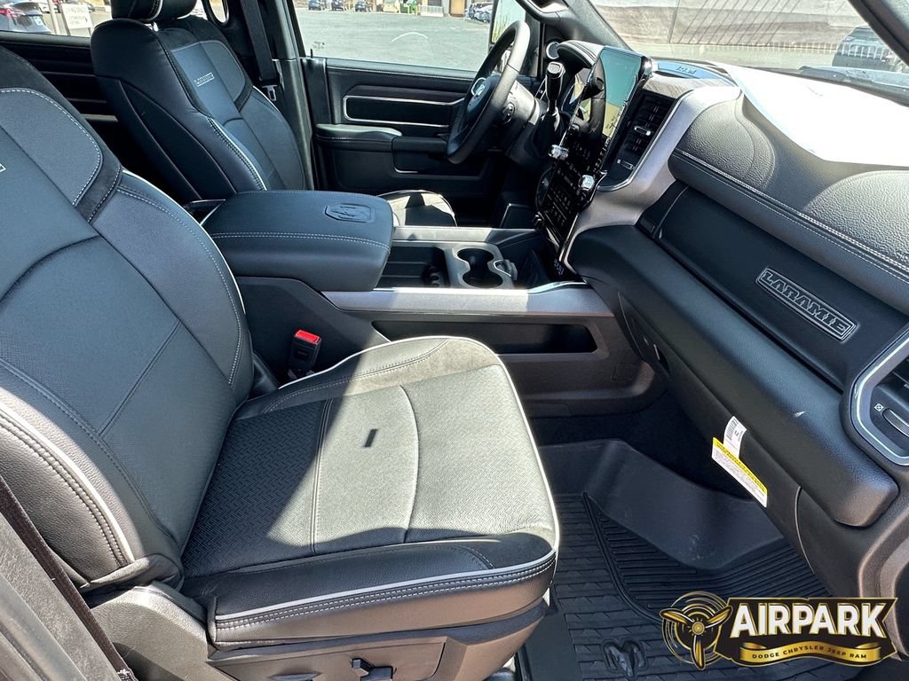 New 2025 RAM 2500 Laramie AWD/4WD image 13