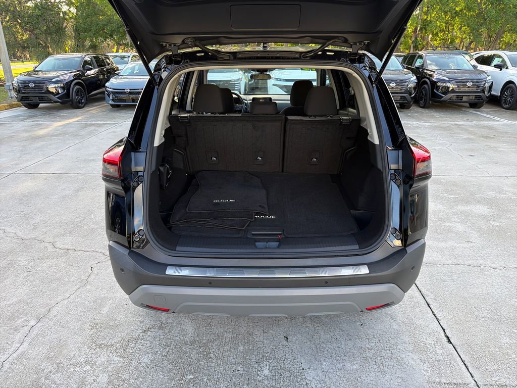 Certified 2023 Nissan Rogue SV FWD image 33