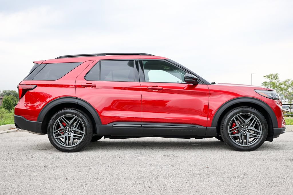 Used 2025 Ford Explorer ST w/ Sun And Sound Package AWD/4WD image 31