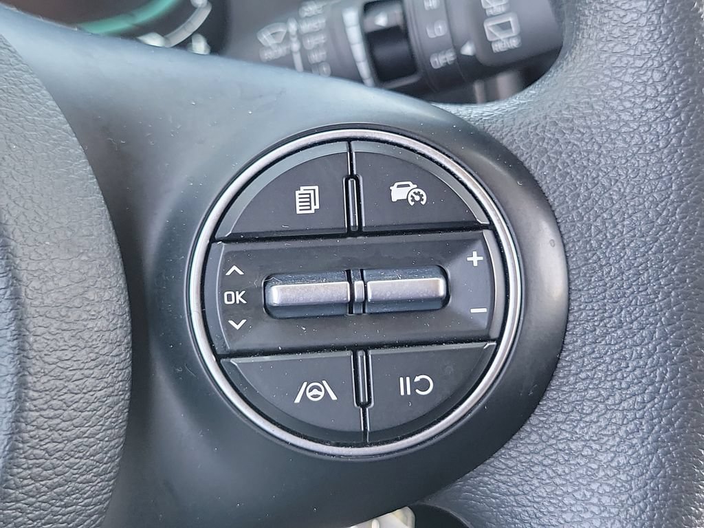 Used 2023 Kia Soul LX w/ Option Group 015 FWD image 23