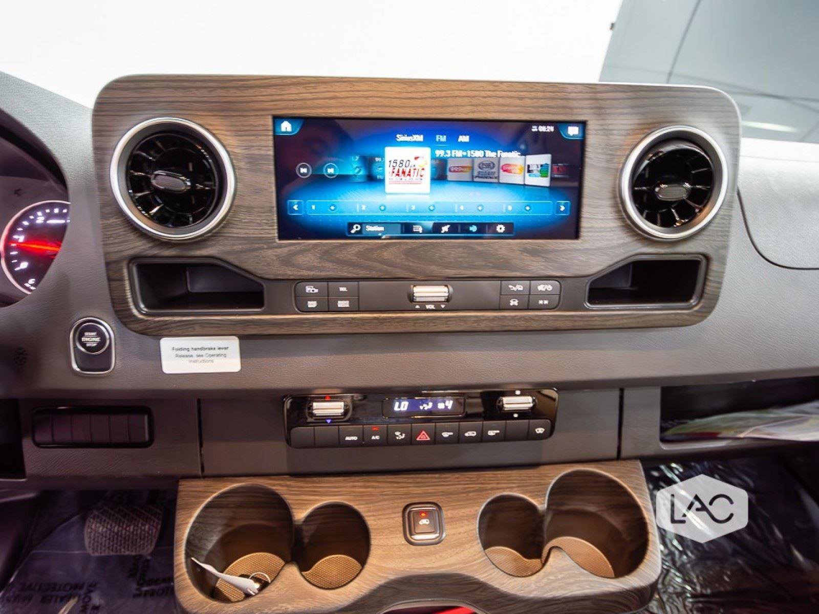 Used 2024 Mercedes-Benz Sprinter 3500 image 32