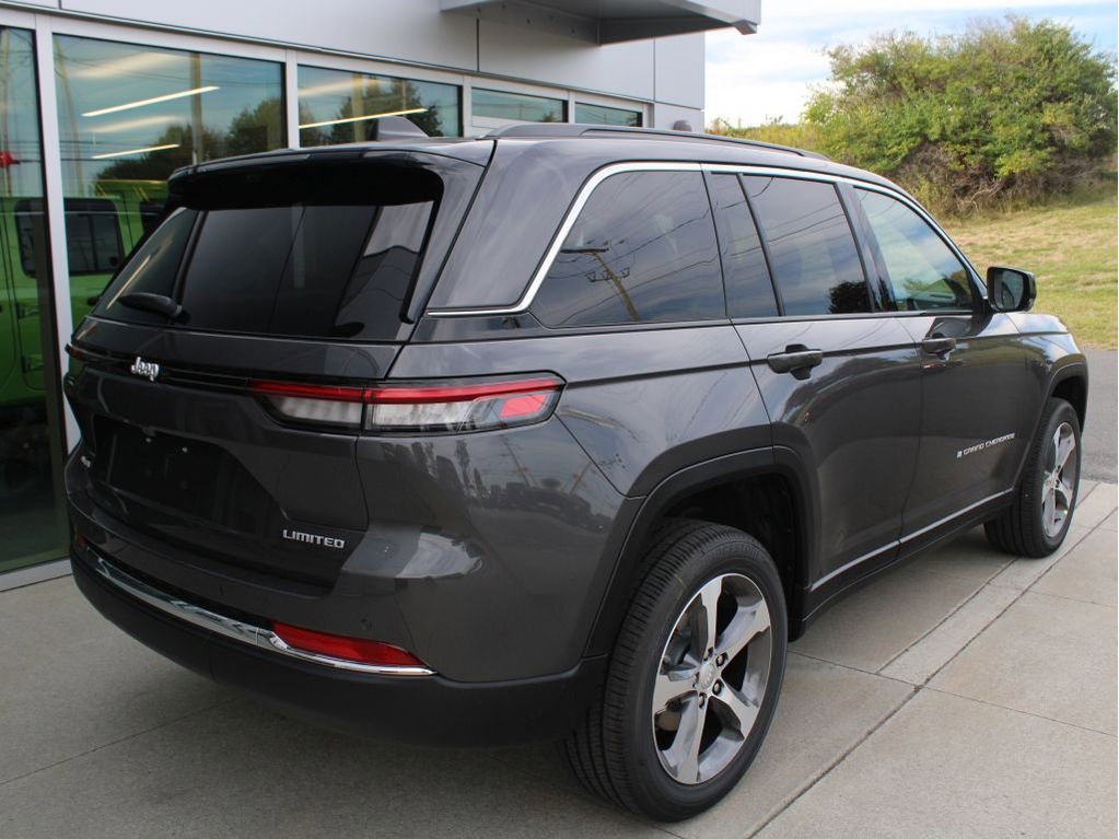 New 2025 Jeep Grand Cherokee Limited w/ Luxury Tech Group II image 4