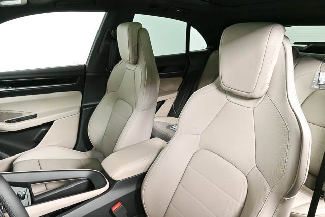 New 2025 Porsche Macan 4S Electric image 6