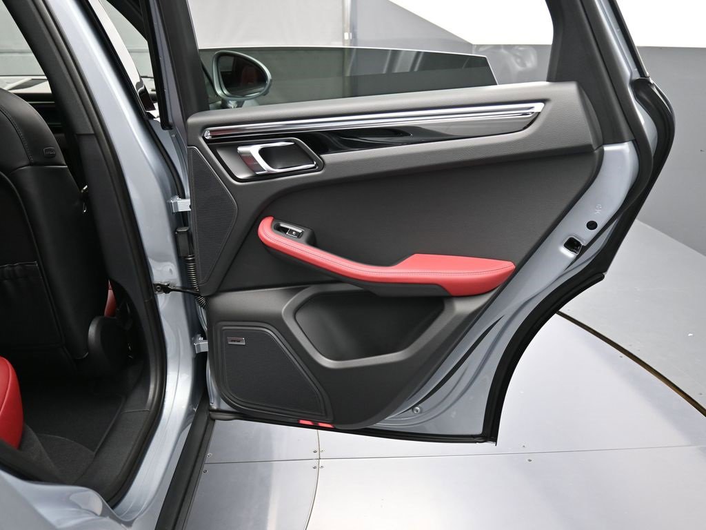 New 2026 Porsche Macan image 25