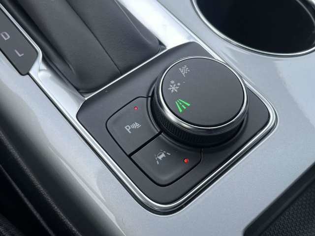 New 2026 Chevrolet Blazer LT w/ Midnight/Sport Edition FWD image 17