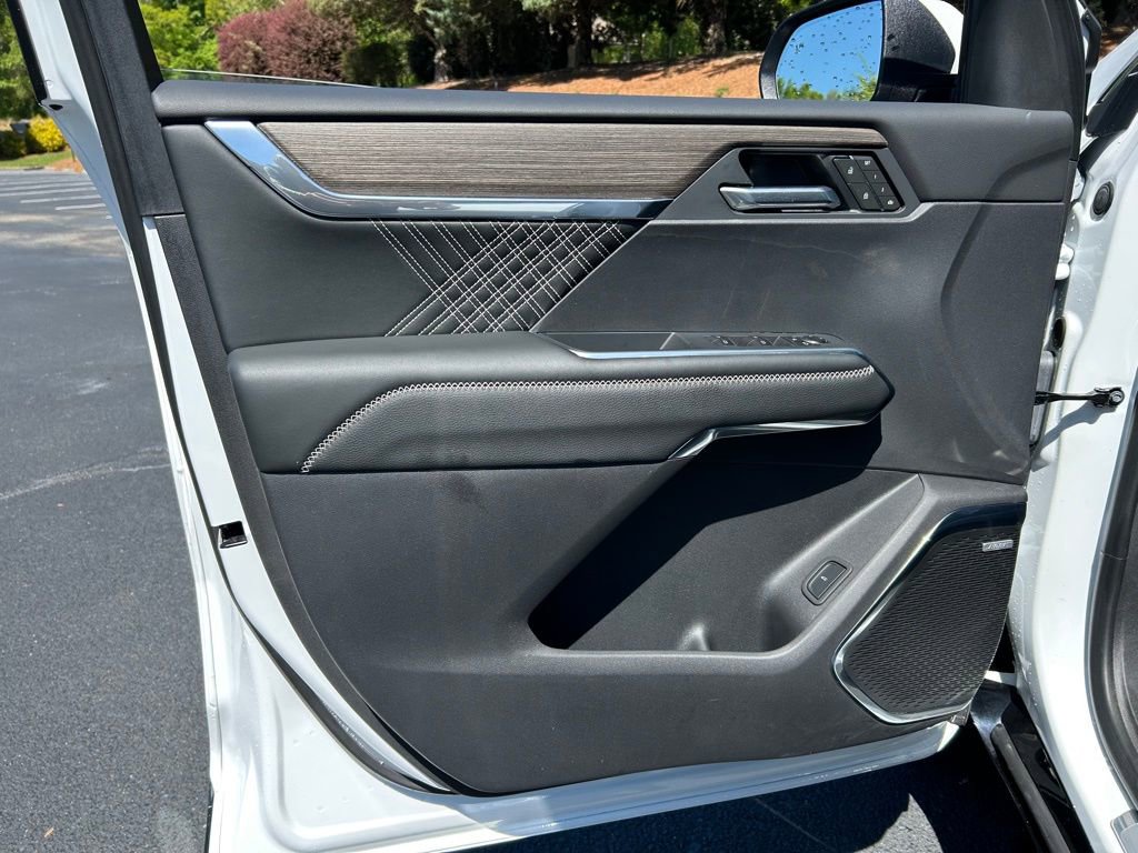 Used 2025 GMC Acadia Denali image 58