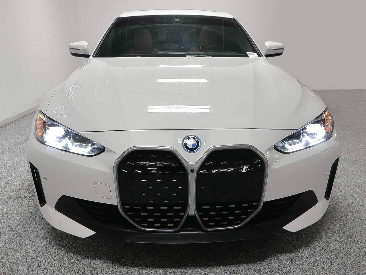 Used 2024 BMW i4 eDrive40 w/ Premium Package RWD image 2