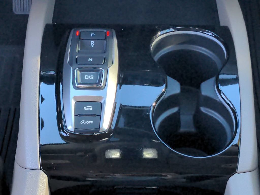 Used 2021 Honda Pilot Touring image 16