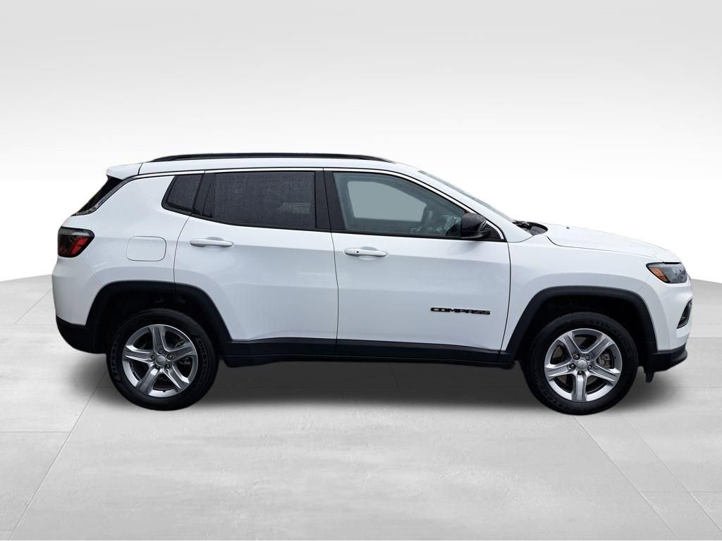 Used 2023 Jeep Compass Latitude image 7