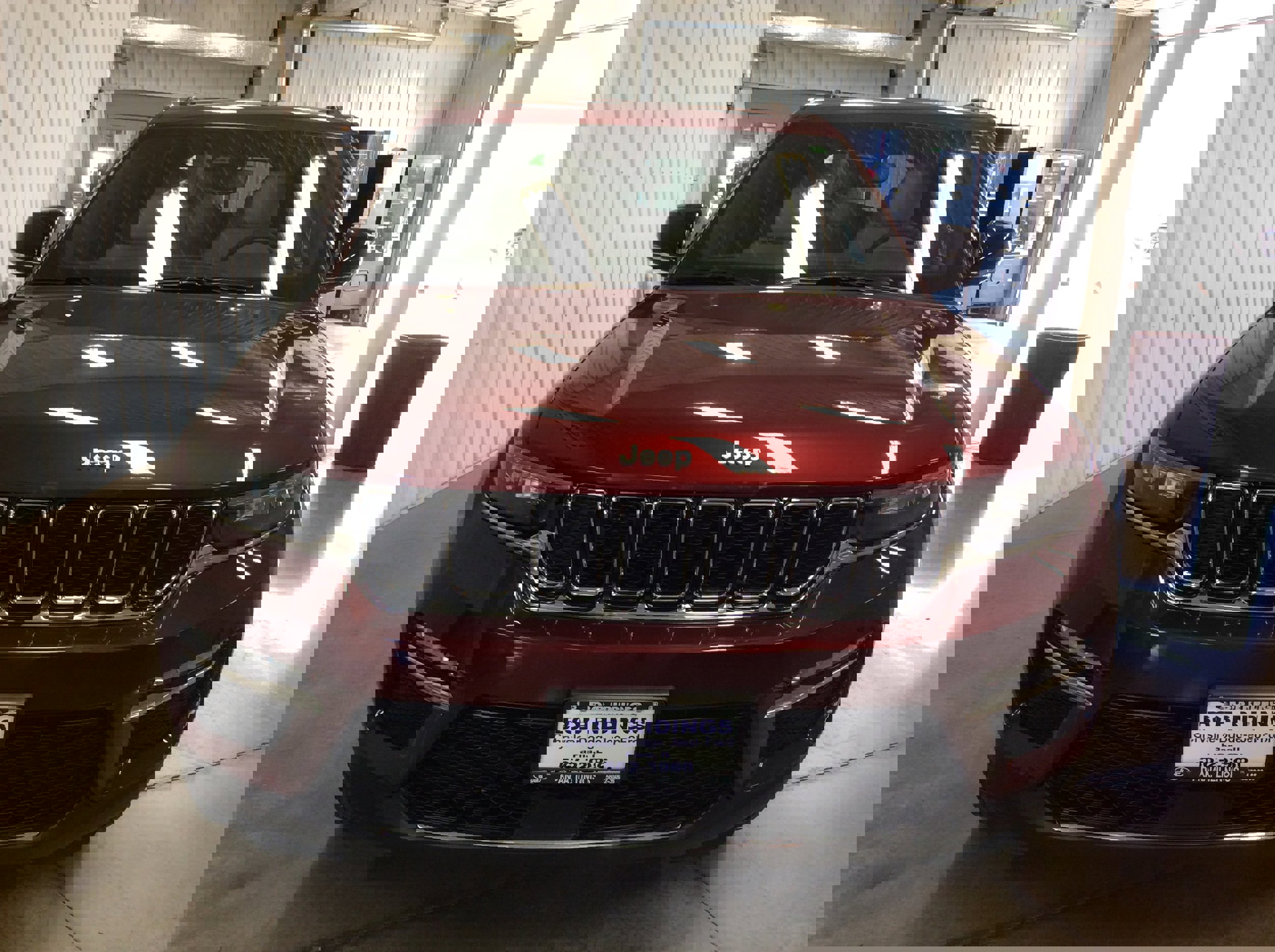 Used 2024 Jeep Grand Cherokee Limited image 9