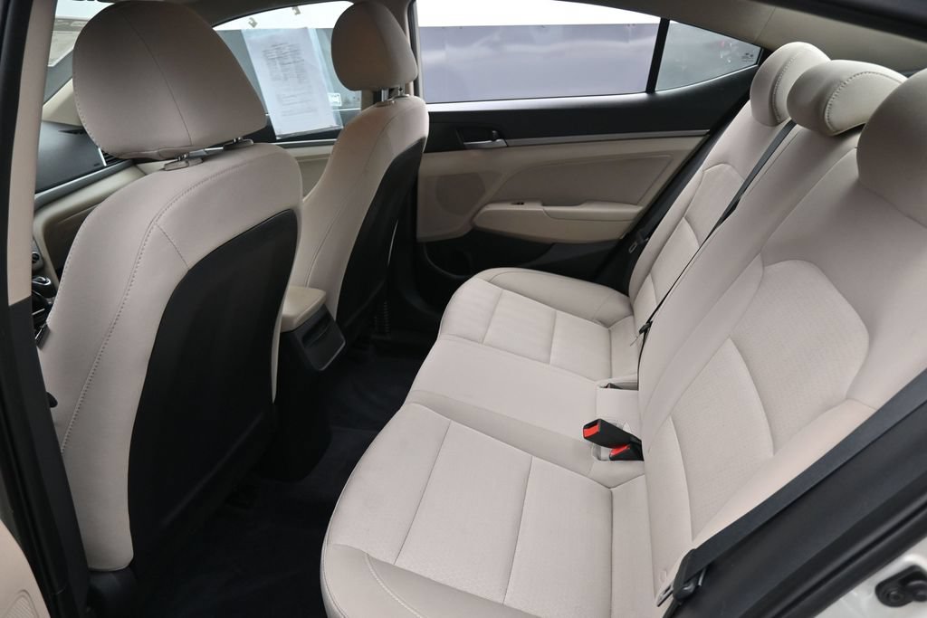 Used 2017 Hyundai Elantra SE FWD image 21