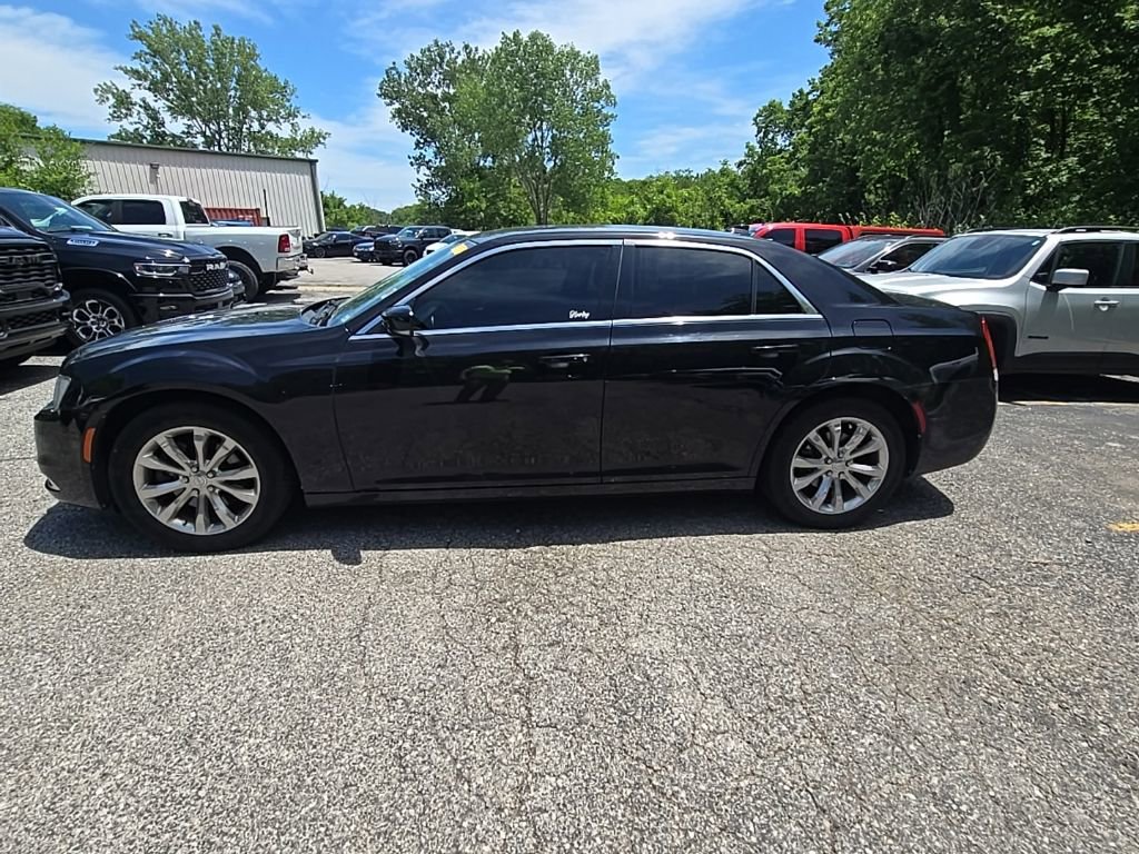 Used 2017 Chrysler 300 Limited w/ 300 Premium Group AWD/4WD image 3