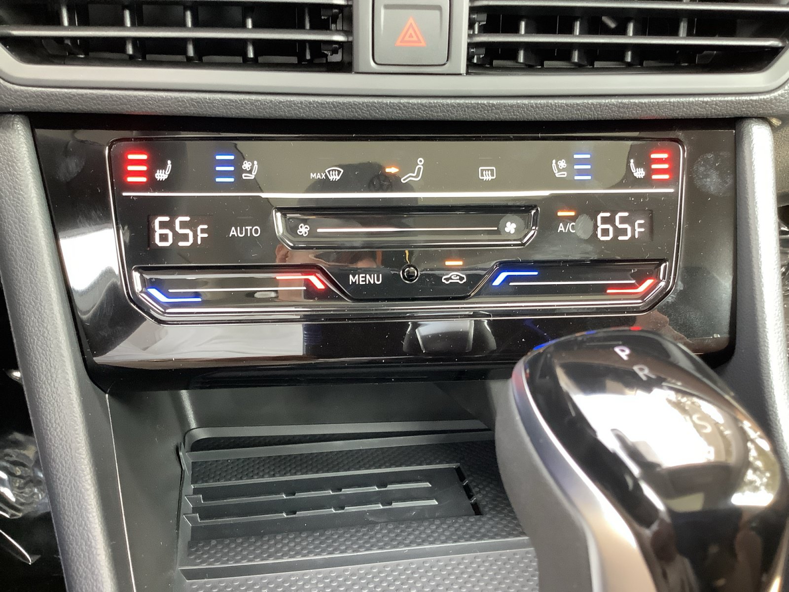 New 2026 Volkswagen Jetta SEL FWD image 24