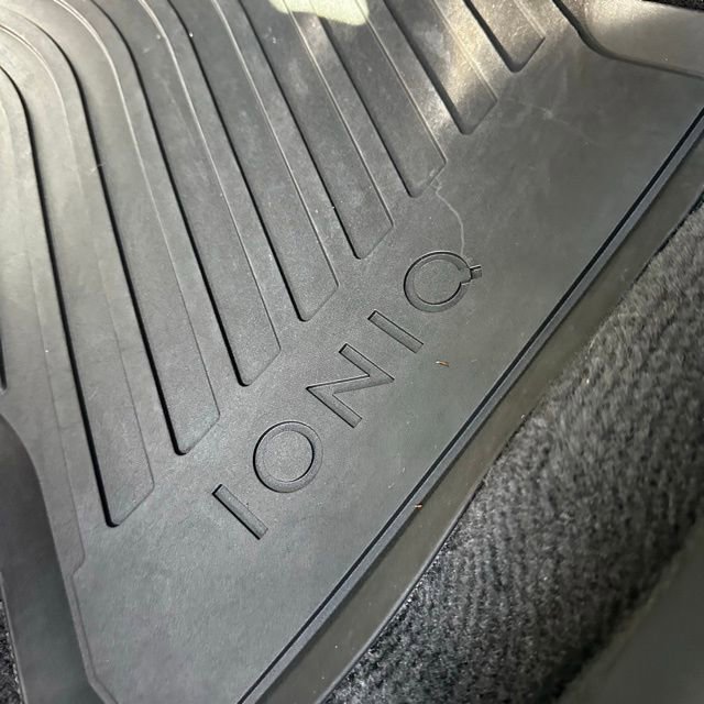 Used 2020 Hyundai Ioniq SEL FWD image 20