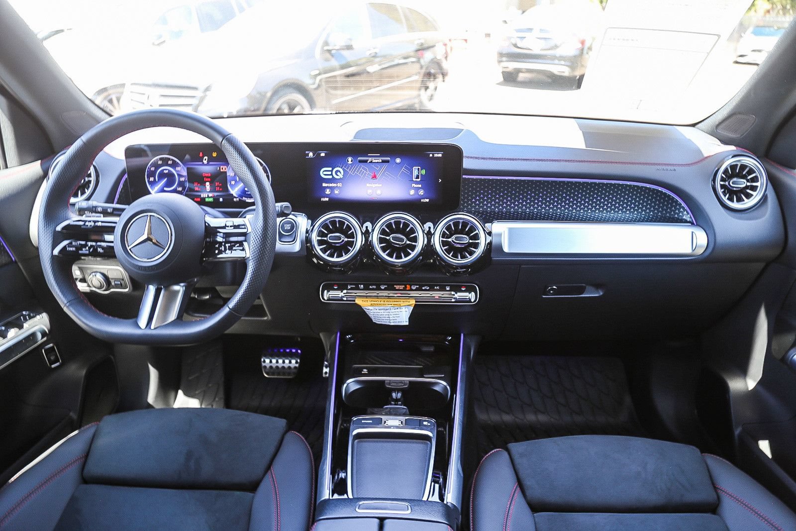Used 2024 Mercedes-Benz EQB 300 4MATIC image 10