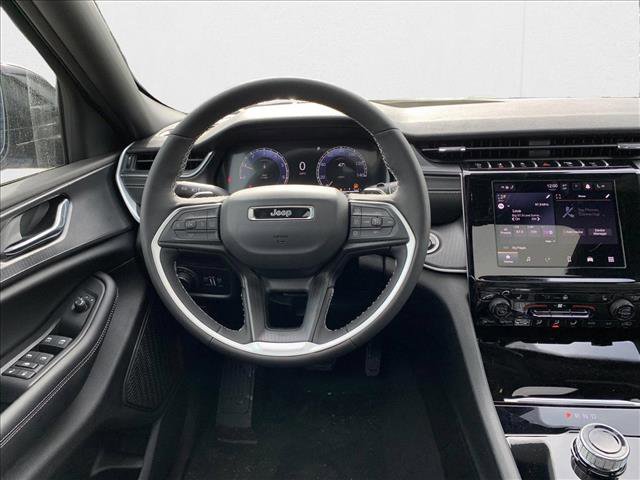 New 2025 Jeep Grand Cherokee Altitude image 22