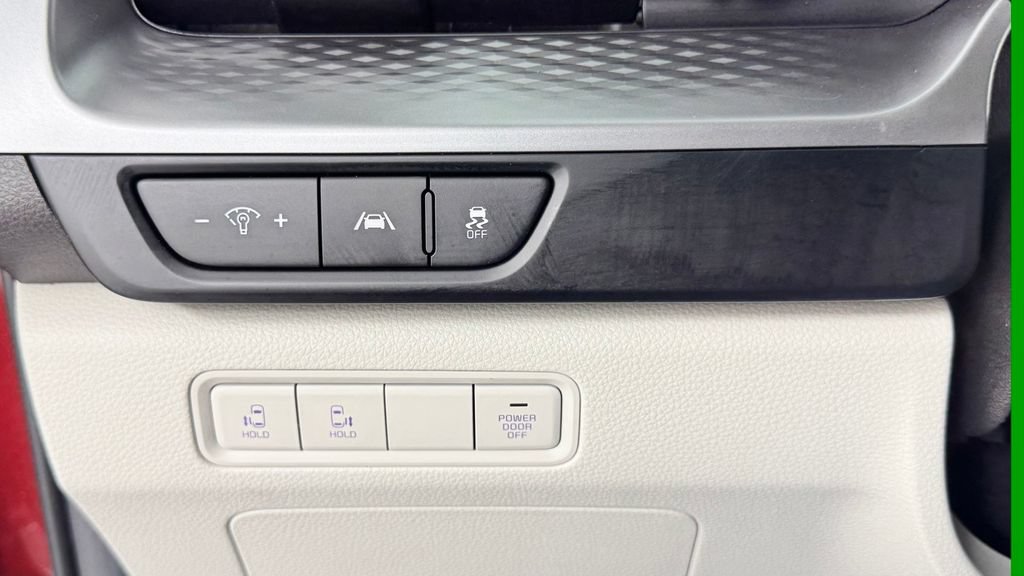 Used 2024 Kia Carnival LX FWD image 32