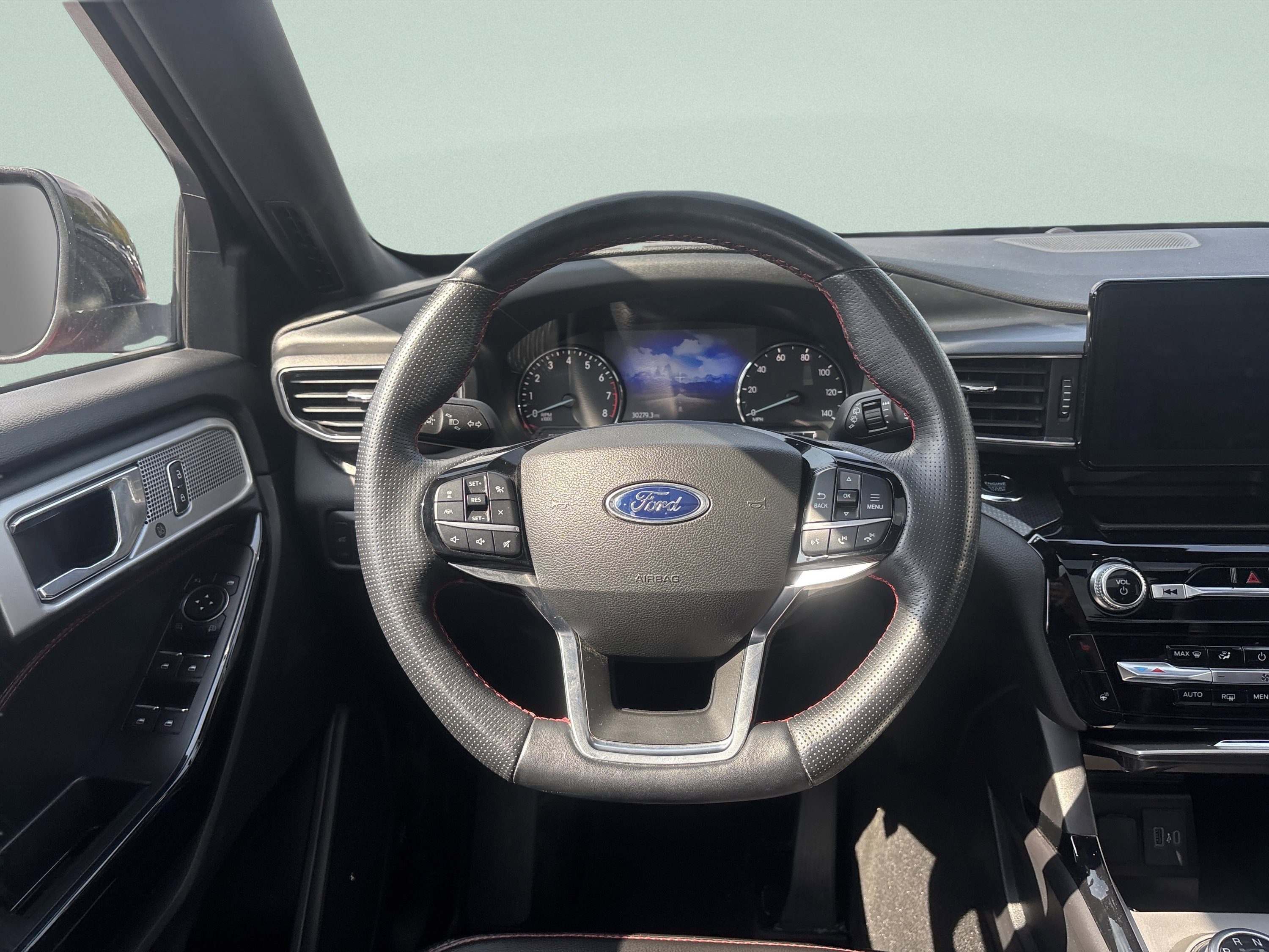 Used 2022 Ford Explorer ST-Line w/ Class IV Trailer Tow Package image 27