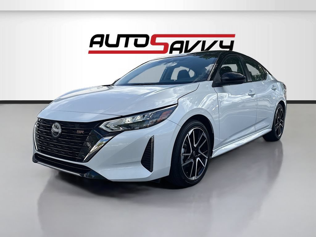 Used 2025 Nissan Sentra SR FWD image 3