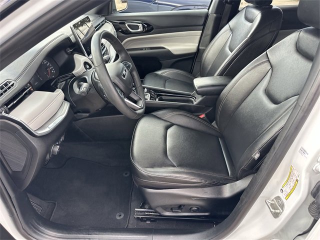 Used 2024 Jeep Compass Limited image 19