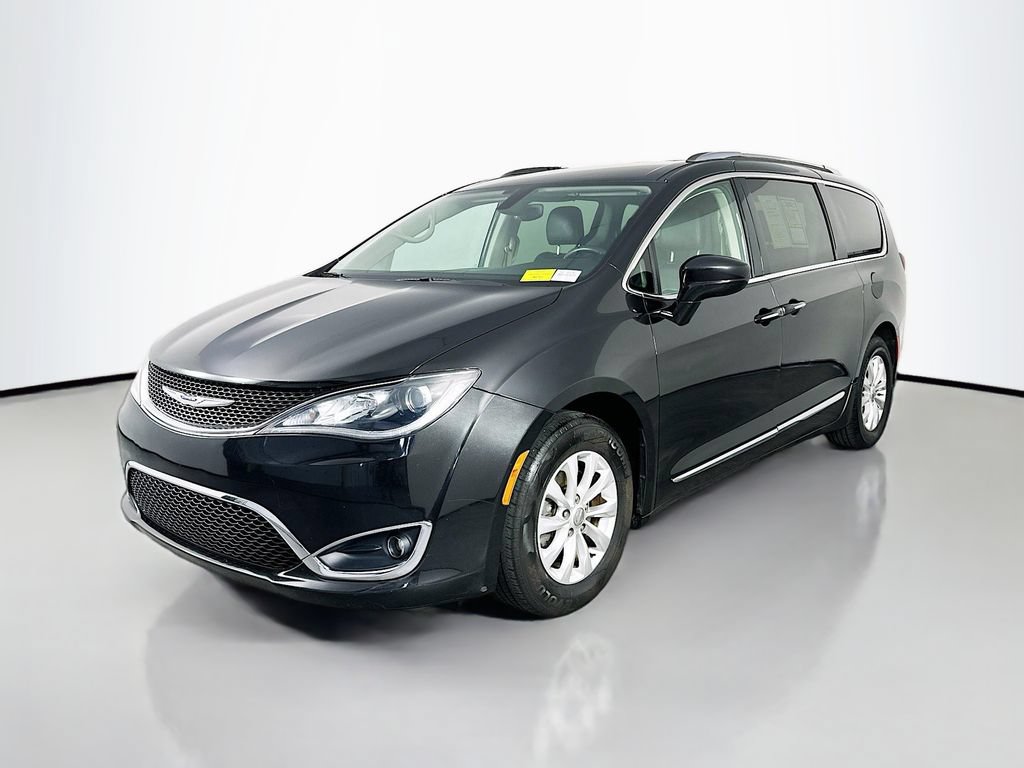 Used 2019 Chrysler Pacifica Touring-L FWD video 3